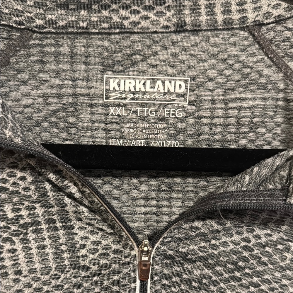 Kirkland Signature Gray Zip Up Sweater with Textured Design - Picture 3 of 7